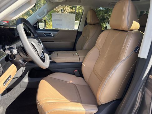 New 2026 INFINITI QX80 Luxe w/ Cargo Package image 9