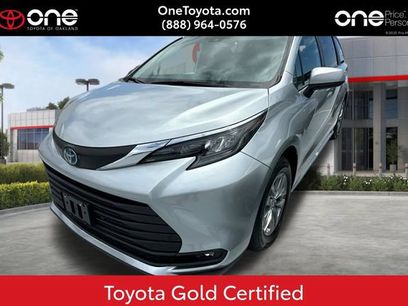 Used 2025 Toyota Sienna XLE