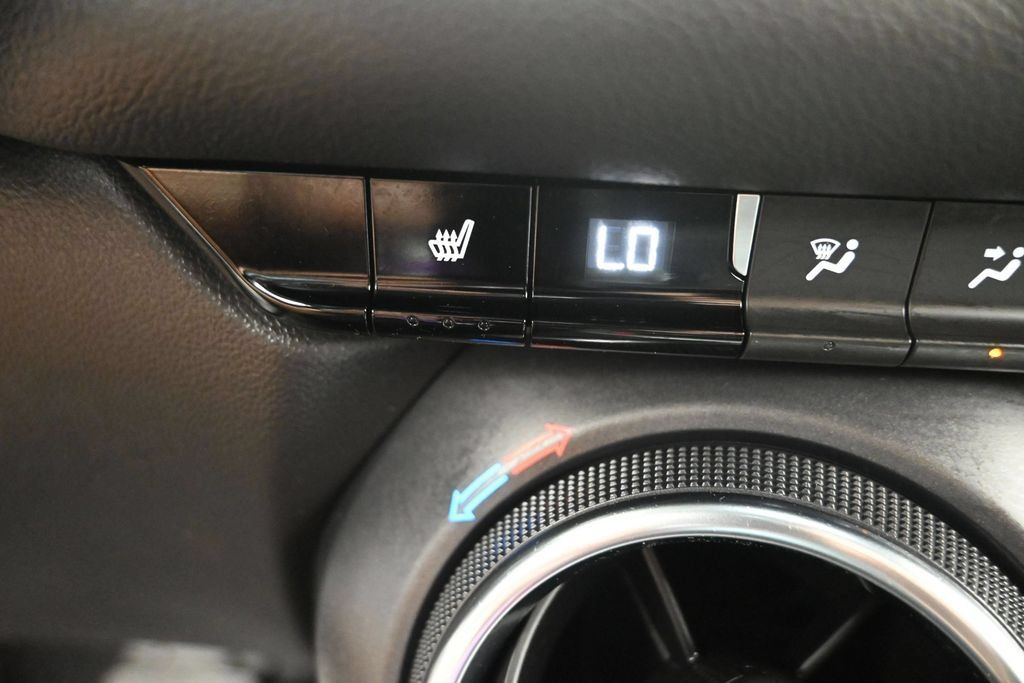 Used 2021 Chevrolet Blazer LT AWD/4WD image 21