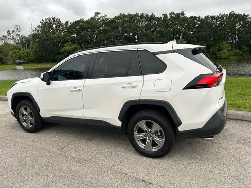 Used 2022 Toyota RAV4 XLE FWD image 4