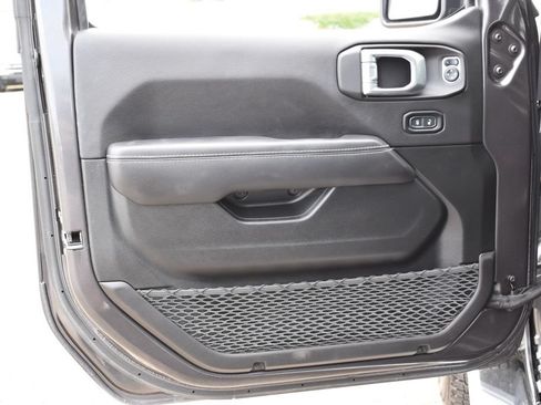 Used 2022 Jeep Wrangler Unlimited Sahara w/ LED Lighting Group AWD/4WD image 20