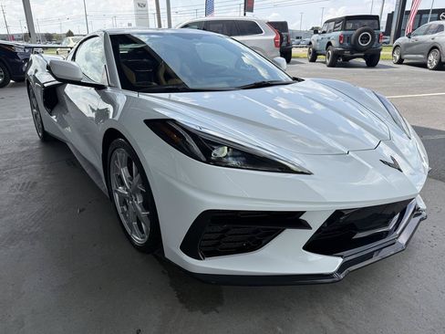 Used 2021 Chevrolet Corvette Stingray Preferred Cpe w/ Engine Appearance Package RWD image 3
