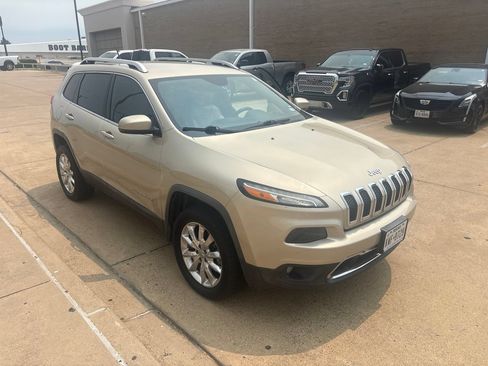 Used 2015 Jeep Cherokee Limited w/ Trailer Tow Group AWD/4WD image 5