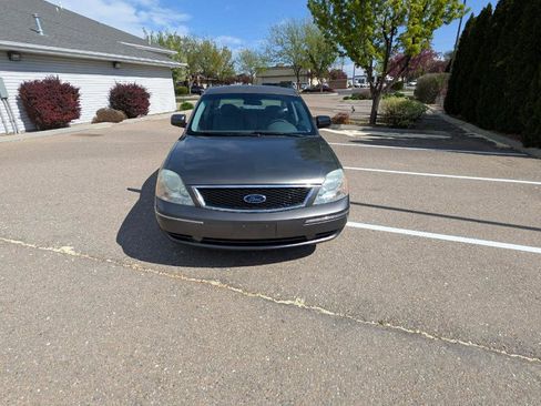 Used 2005 Ford Five Hundred SE image 8