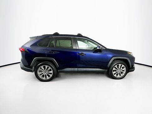 Used 2021 Toyota RAV4 XLE Premium image 10