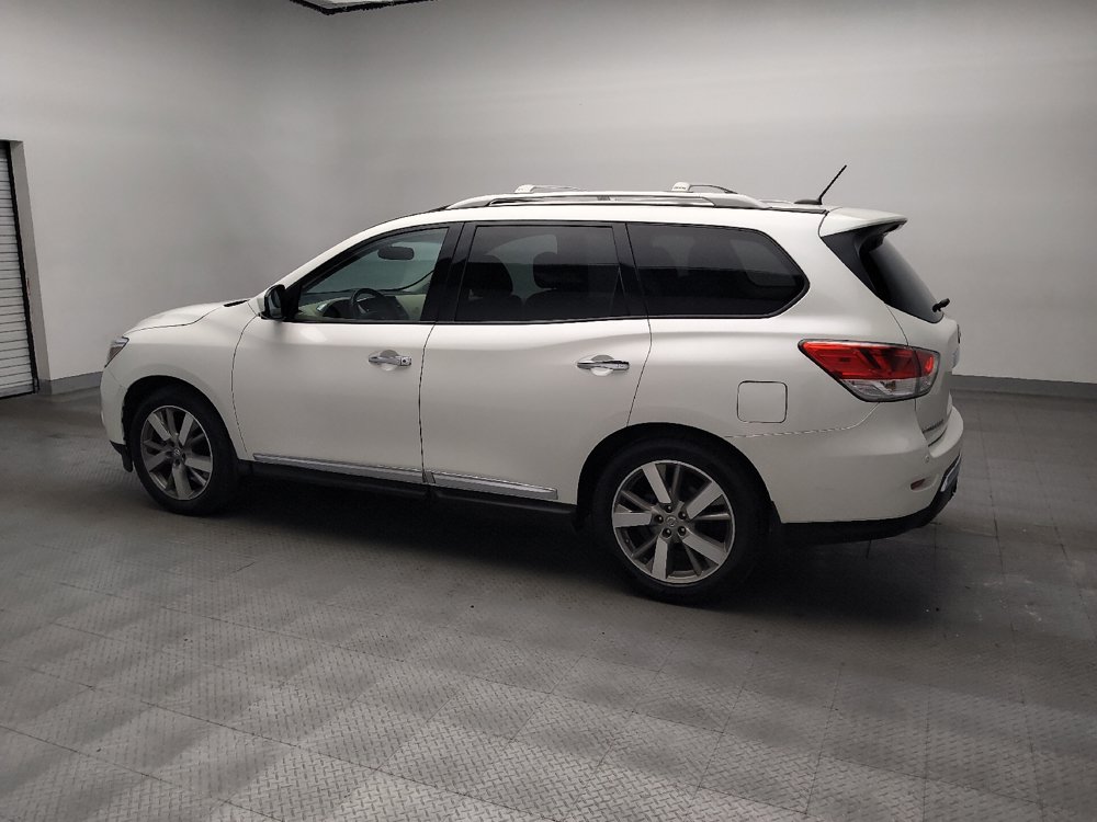 Used 2016 Nissan Pathfinder Platinum FWD image 3