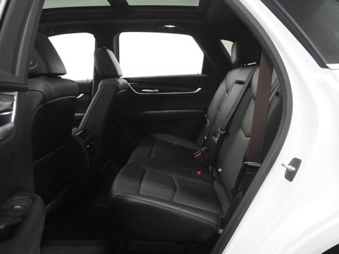 Used 2022 Cadillac XT5 Premium Luxury w/ LPO, Floor Liner Package image 15