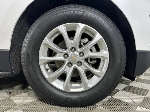 Used 2018 Chevrolet Equinox LT w/ Sun & Infotainment Package FWD image 9
