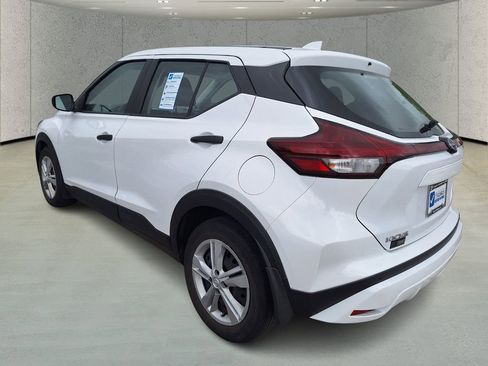 Used 2024 Nissan Kicks S image 3
