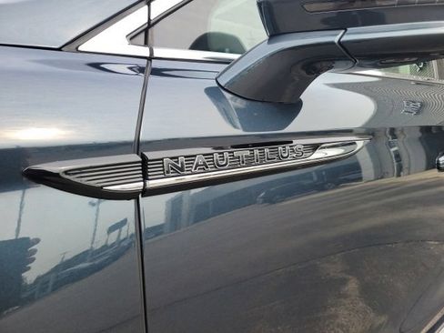 Used 2023 Lincoln Nautilus Black Label AWD/4WD image 19
