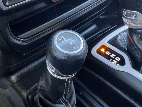 Used 2018 Jeep Wrangler Unlimited Sahara image 22