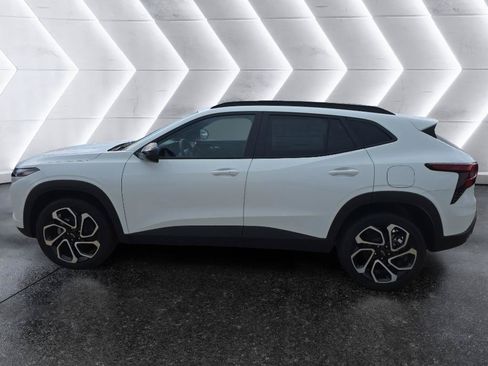 New 2026 Chevrolet Trax RS w/ Sunroof Package FWD image 8