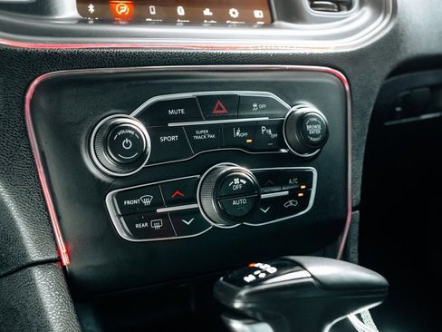 Used 2023 Dodge Charger R/T w/ Technology Group RWD image 31