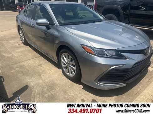 Used 2021 Toyota Camry LE FWD image 2