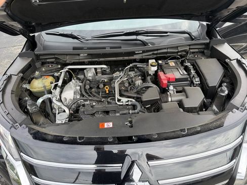 Used 2025 Mitsubishi Outlander SE FWD image 27