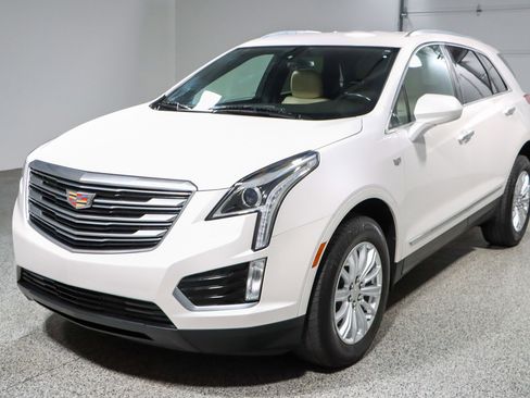 Used 2018 Cadillac XT5 FWD w/ LPO, Wheel Lock Package image 32