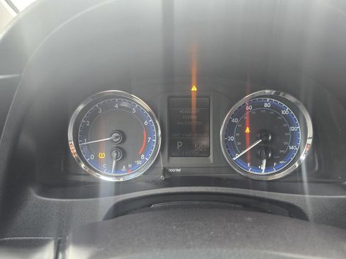 Used 2018 Toyota Corolla LE image 16