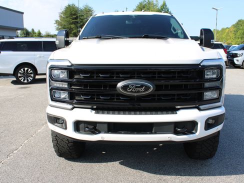 Used 2023 Ford F250 Lariat w/ Lariat Ultimate Package AWD/4WD image 3