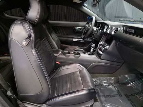 Used 2017 Ford Mustang GT Premium w/ Equipment Group 401A image 30