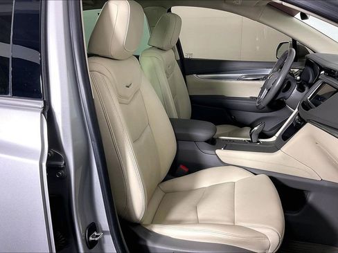 Used 2018 Cadillac XT5 Premium Luxury w/ Driver Assist Package AWD/4WD image 10