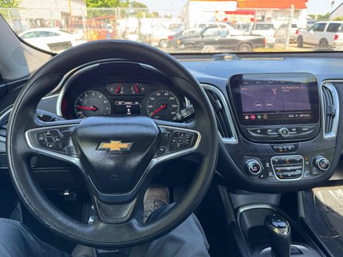 Used 2020 Chevrolet Malibu LT FWD image 11