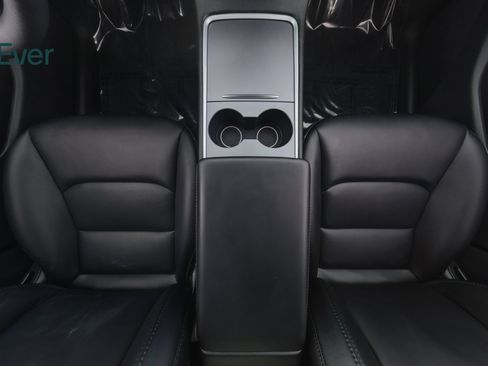 Used 2024 Tesla Model Y Long Range AWD/4WD image 26