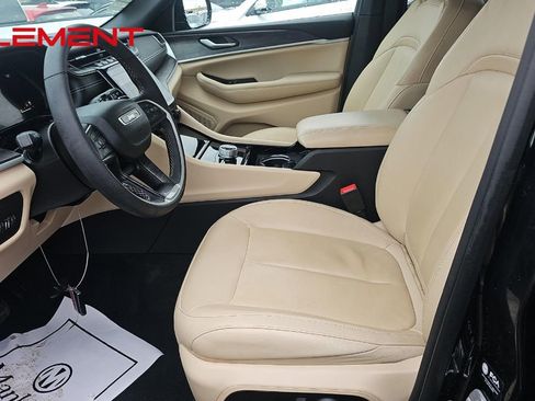 Used 2023 Jeep Grand Cherokee Limited image 11