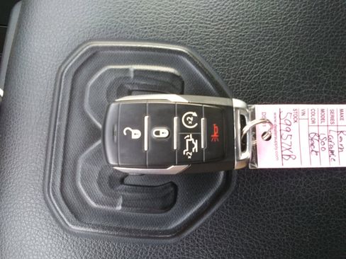 Used 2020 RAM 1500 Laramie image 33