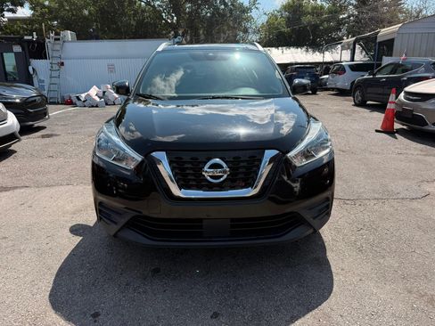 Used 2020 Nissan Kicks SV FWD image 2