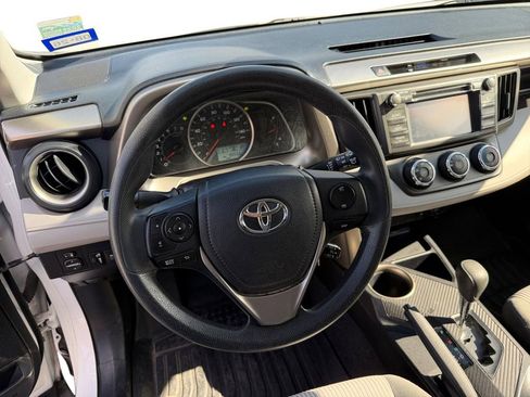 Used 2013 Toyota RAV4 LE image 12
