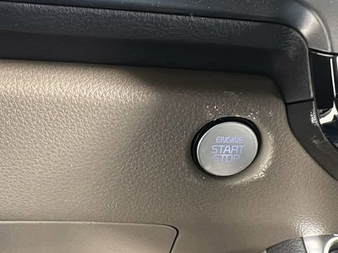 New 2026 Kia Carnival LXS image 24