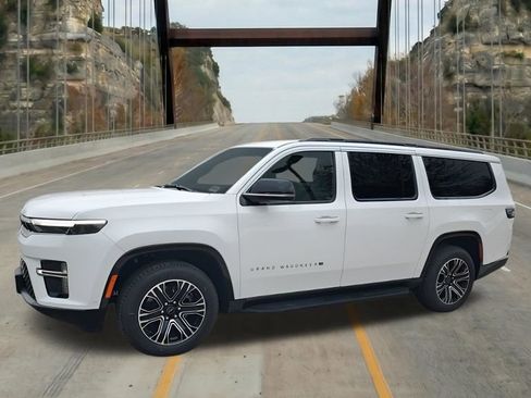 New 2026 Jeep Grand Wagoneer L 2WD image 4