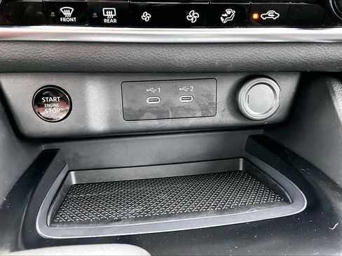 Certified 2025 Nissan Rogue SV FWD image 33