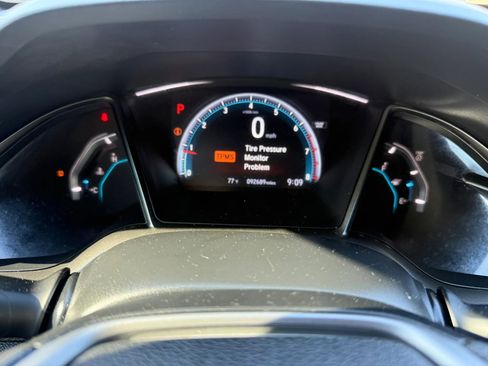 Used 2018 Honda Civic EX image 17