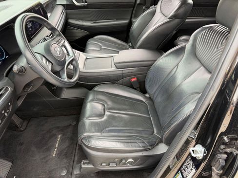 Used 2023 Hyundai Palisade Calligraphy image 3