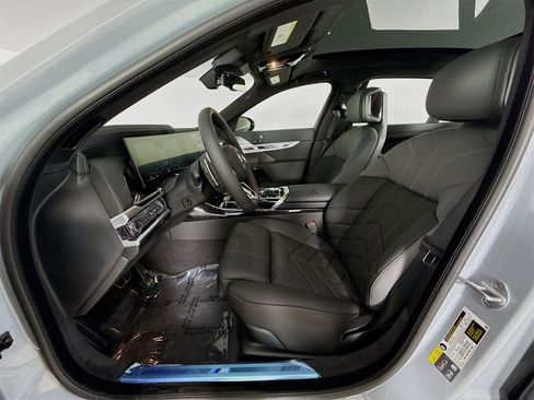 New 2026 BMW 750e xDrive image 22