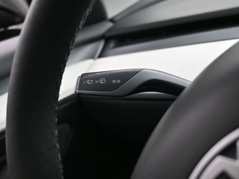 Used 2023 Tesla Model 3 Standard Range image 21