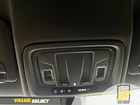 Used 2021 Chevrolet Silverado 1500 LT AWD/4WD image 25