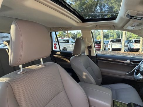 Certified 2023 Lexus GX 460 Premium w/ Premium Package AWD/4WD image 45