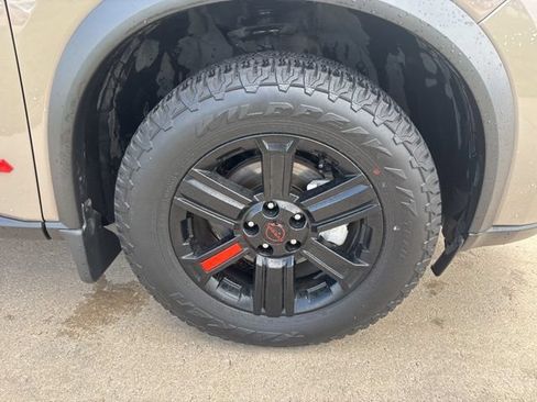 Used 2025 Nissan Rogue SV AWD/4WD image 15