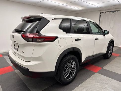 Used 2024 Nissan Rogue S AWD/4WD image 6