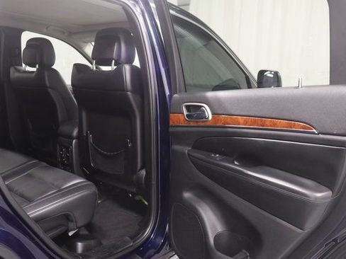 Used 2012 Jeep Grand Cherokee Limited w/ Mopar Chrome Edition Group AWD/4WD image 16