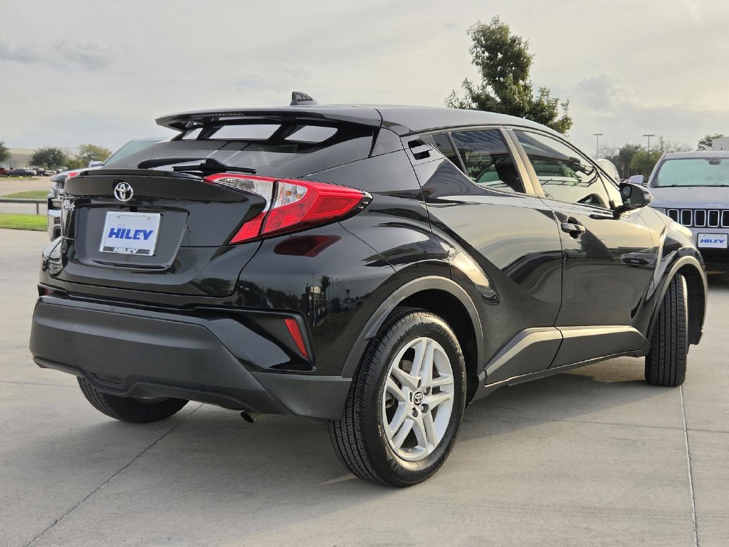 Used 2021 Toyota C-HR LE FWD image 4