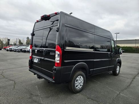 New 2025 RAM ProMaster 1500 w/ Quick Order Package 22G SLT image 4