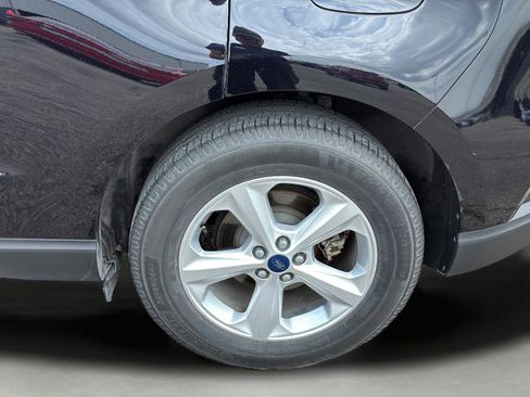 Used 2019 Ford Edge SE FWD image 39