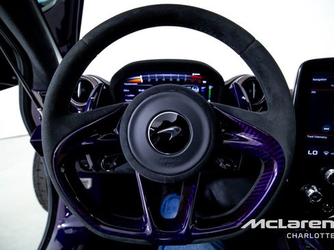 Used 2019 McLaren Senna RWD image 15