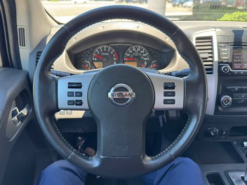 Used 2018 Nissan Frontier SV AWD/4WD image 15
