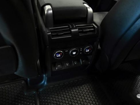 Used 2021 Land Rover Defender 110 SE AWD/4WD image 31