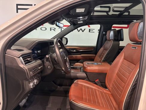 Used 2024 GMC Yukon Denali Ultimate AWD/4WD image 13