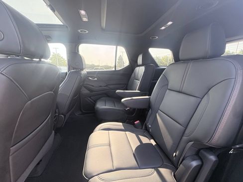 Used 2023 Chevrolet Traverse RS AWD/4WD image 7